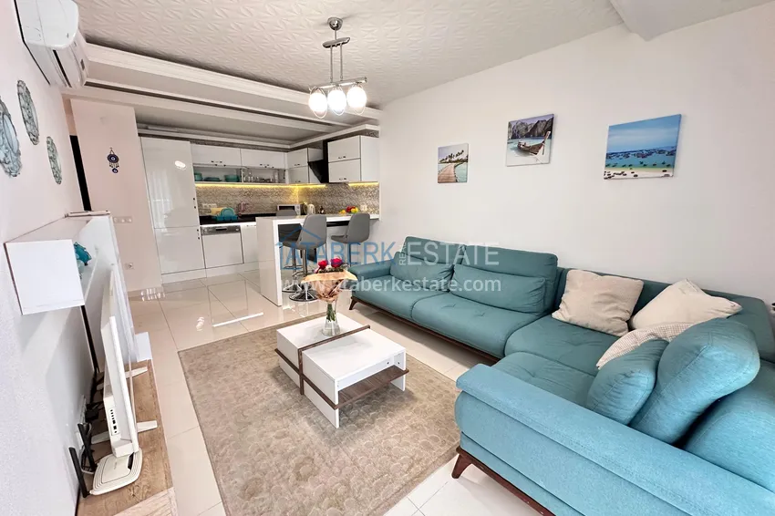 Purchase  1+1 furnished apartment in the center of Alanya — Cleopatra beach area 4 