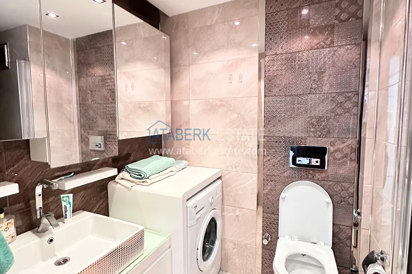 Purchase  1+1 furnished apartment in the center of Alanya — Cleopatra beach area 8 