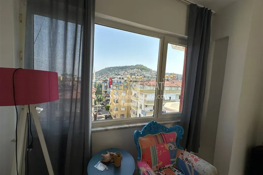 2+1 apartment with a residence permit in the center of Alanya — furniture, view of the fortress 3 