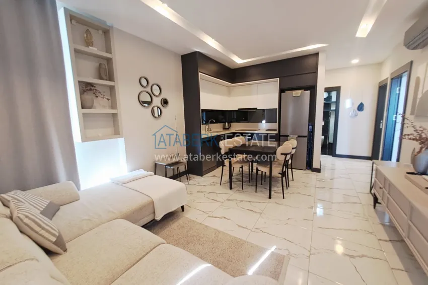 Purchase 2+1 apartment with furniture, glazed balcony and sea view in the center of Mahmutlar, Alanya 4 