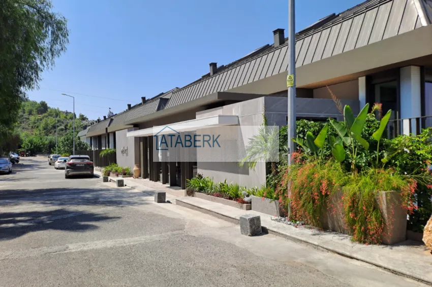 Apartment from the owner with direct sea views in a complex with a unique location - the center of Alanya 18 