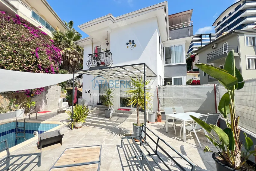 Two-story 5+1 villa with private pool in Kargicak — suitable for obtaining citizenship 1 