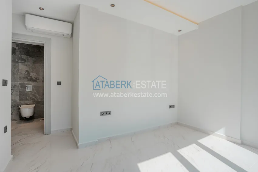 Purchase  A futuristic premium residential complex on the beachfront in Alanya, Kargicak district 39 