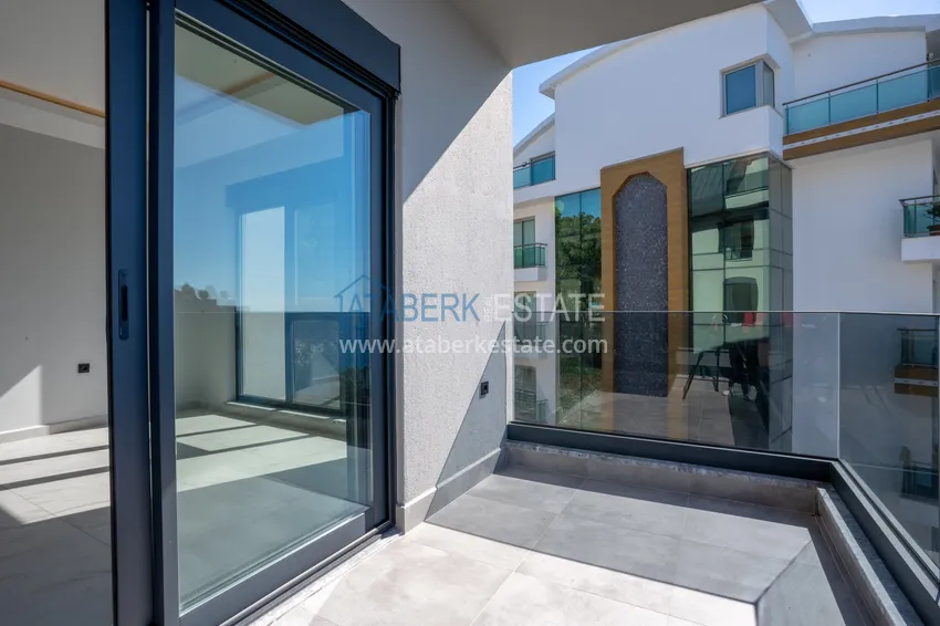 Purchase  A futuristic premium residential complex on the beachfront in Alanya, Kargicak district 42 