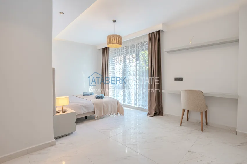 Purchase  A futuristic premium residential complex on the beachfront in Alanya, Kargicak district 15 