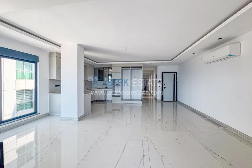 Purchase Linear 4+1 apartment on the beachfront in Alanya, Kargicak district — for citizenship 5