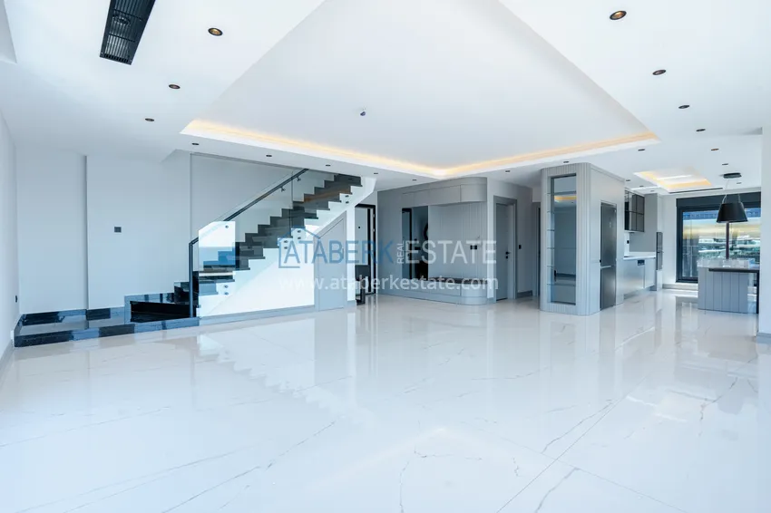 Purchase  A futuristic premium residential complex on the beachfront in Alanya, Kargicak district 54 