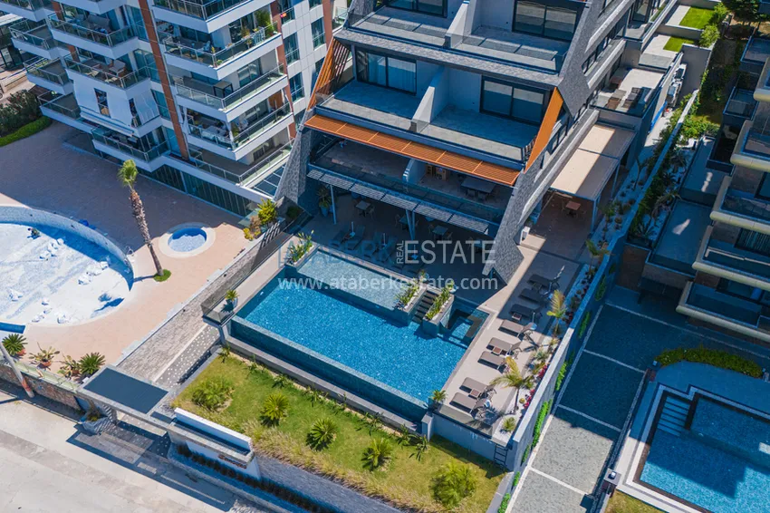 Linear 4+1 apartment on the beachfront in Alanya, Kargicak district — for citizenship 8