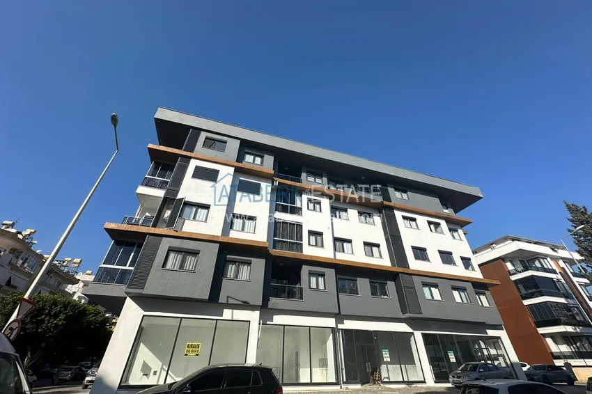 2+1 apartment in the center of Alanya - with a separate kitchen and mountain views, suitable for a residence permit 2 