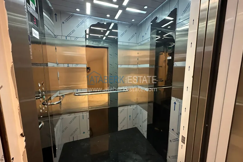 2+1 apartment in the center of Alanya - with a separate kitchen and mountain views, suitable for a residence permit 4 