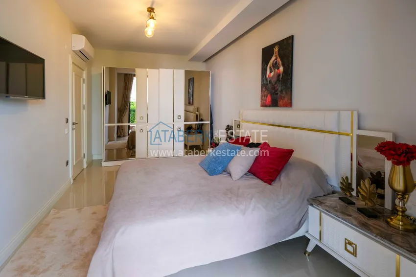 Purchase 1+1 apartment with private garden in an elite complex on the beachfront — Alanya, Kestel district 17 