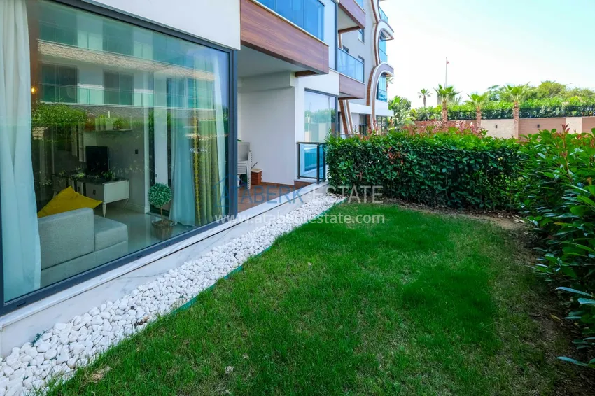 Purchase 1+1 apartment with private garden in an elite complex on the beachfront — Alanya, Kestel district 4 