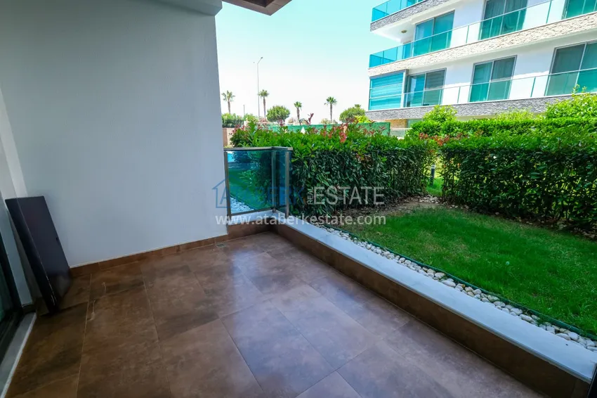 Purchase 1+1 apartment with private garden in an elite complex on the beachfront — Alanya, Kestel district 5 