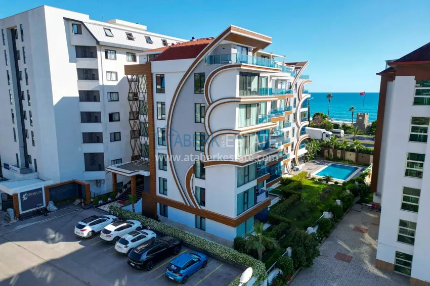 1+1 apartment with private garden in an elite complex on the beachfront — Alanya, Kestel district 6 