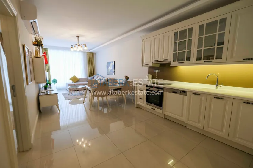 Purchase 1+1 apartment with private garden in an elite complex on the beachfront — Alanya, Kestel district 7 