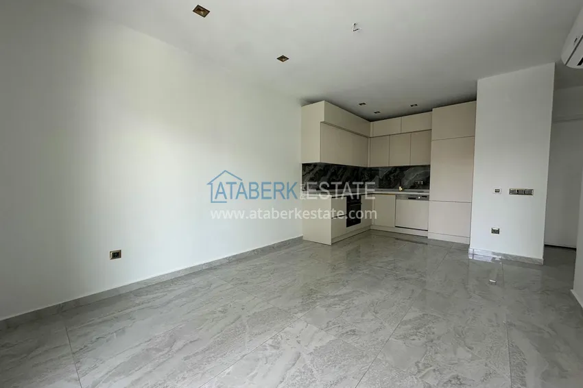 Purchase 1+1 apartment in a new complex in the center of Alanya. Suitable for short term rentals 2 