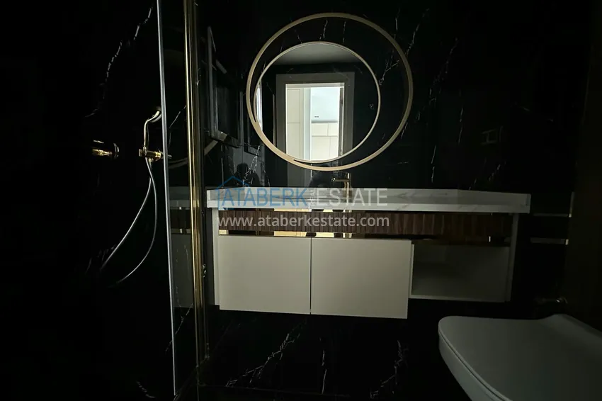 Purchase 1+1 apartment in a new complex in the center of Alanya. Suitable for short term rentals 5 