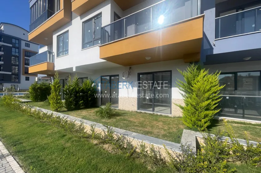 One bedroom apartment with access to the garden from an investor in Gazipasa 12 