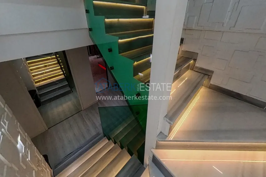 Purchase Elite triplex penthouse with original design in Alanya, Mahmutlar district 44