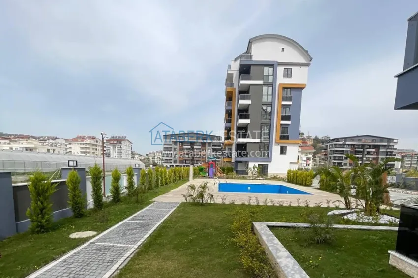 One bedroom apartment with access to the garden from an investor in Gazipasa 3 