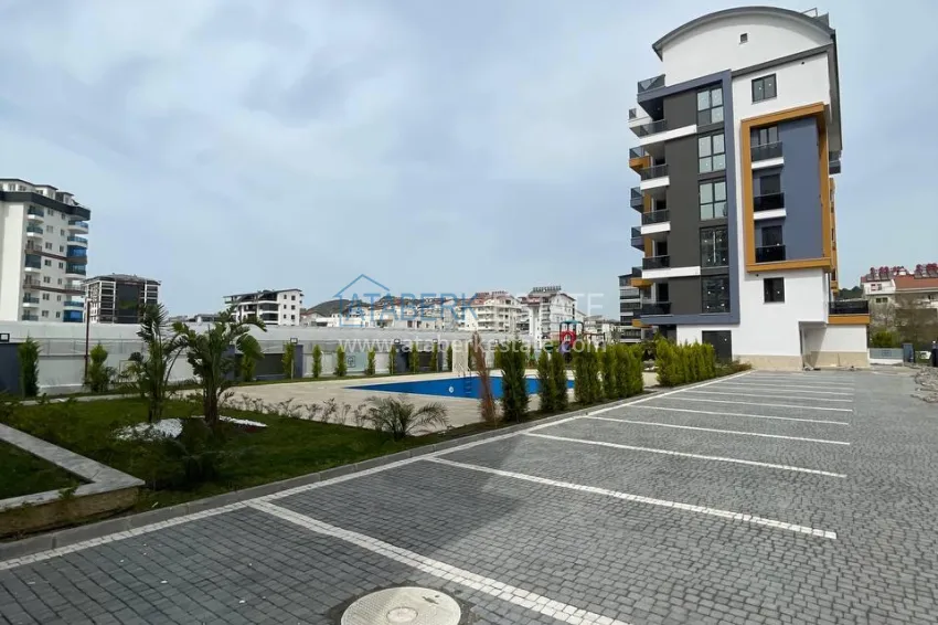 One bedroom apartment with access to the garden from an investor in Gazipasa 4 