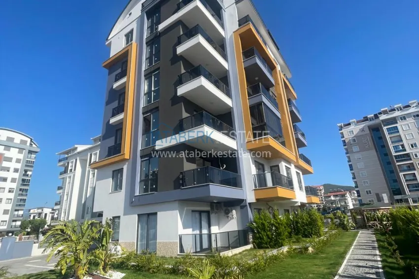 One bedroom apartment with access to the garden from an investor in Gazipasa 7 