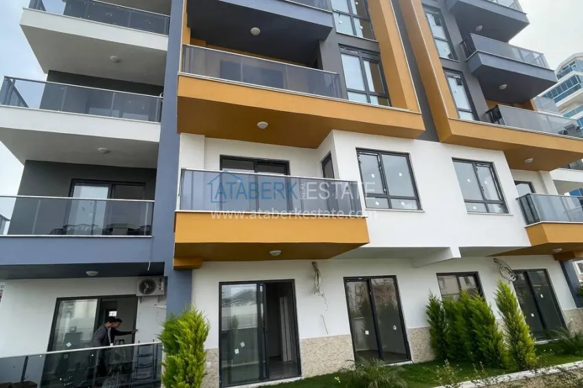 One bedroom apartment with access to the garden from an investor in Gazipasa 10 