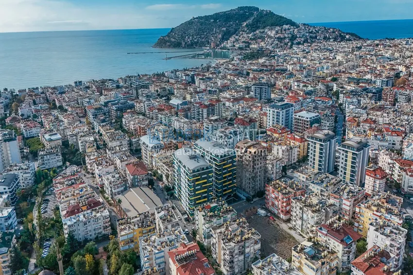 Linear 3+1 apartment in the center of Alanya — turnkey, suitable for a residence permit, separate kitchen, sea and mountain views 2 