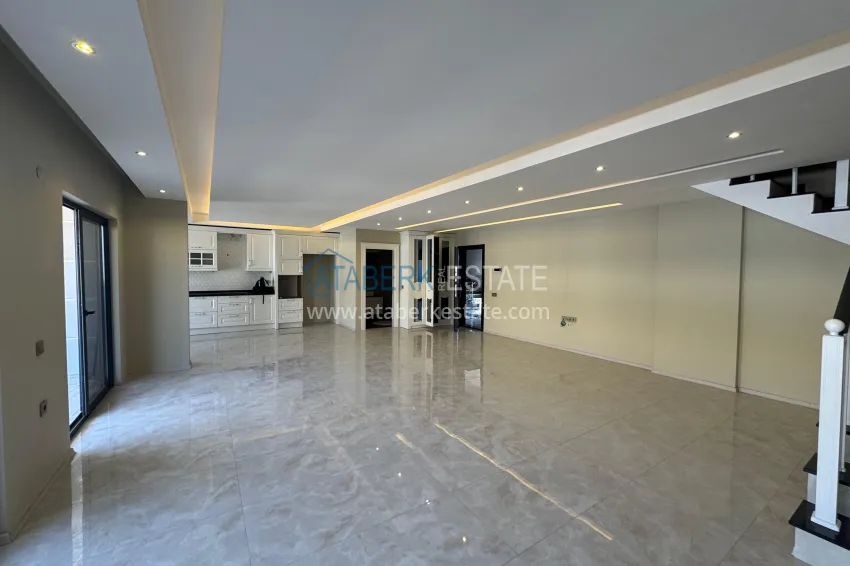 Purchase Finely finished duplex penthouse with the right to citizenship - Kargicak, Alanya 3 
