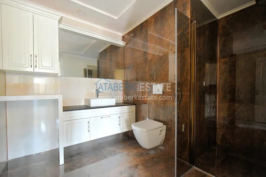 Purchase 3+1 penthouse duplex in Kargicak — turnkey, suitable for citizenship 11 