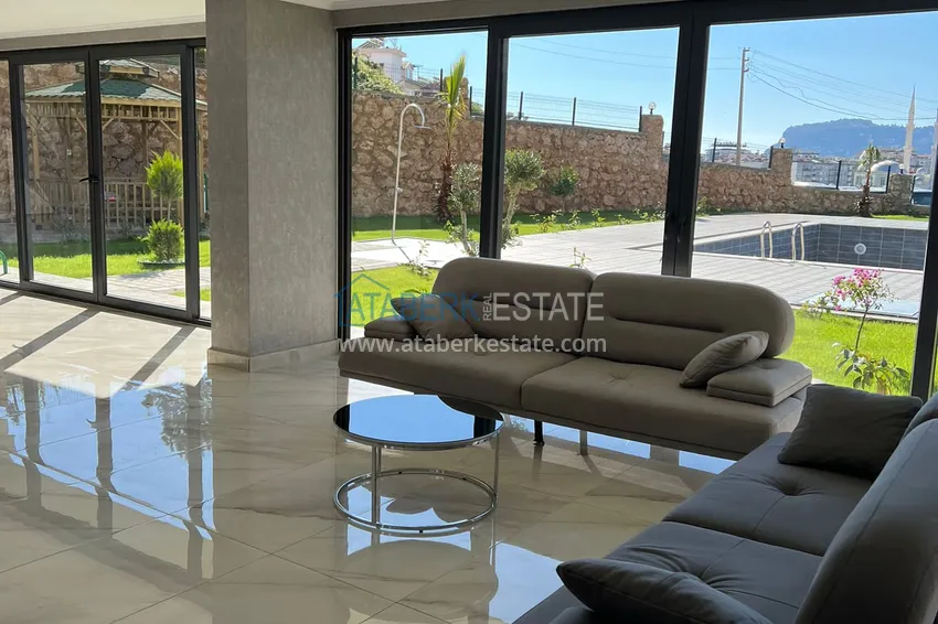 Turnkey 1+1 apartment in Alanya, Oba district — property for a residence permit 5 