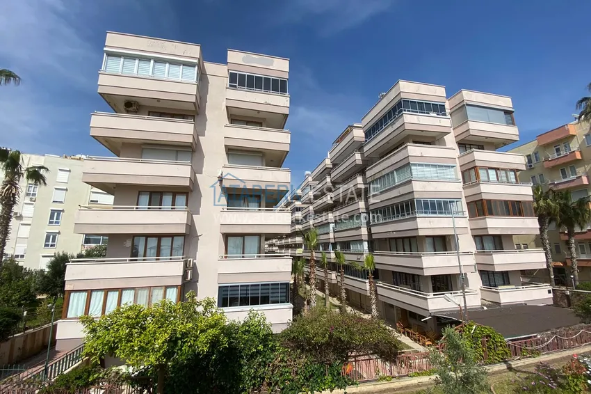 One bedroom apartment in Mahmutlar, Alanya - furnished, seaview, beachfront  1 