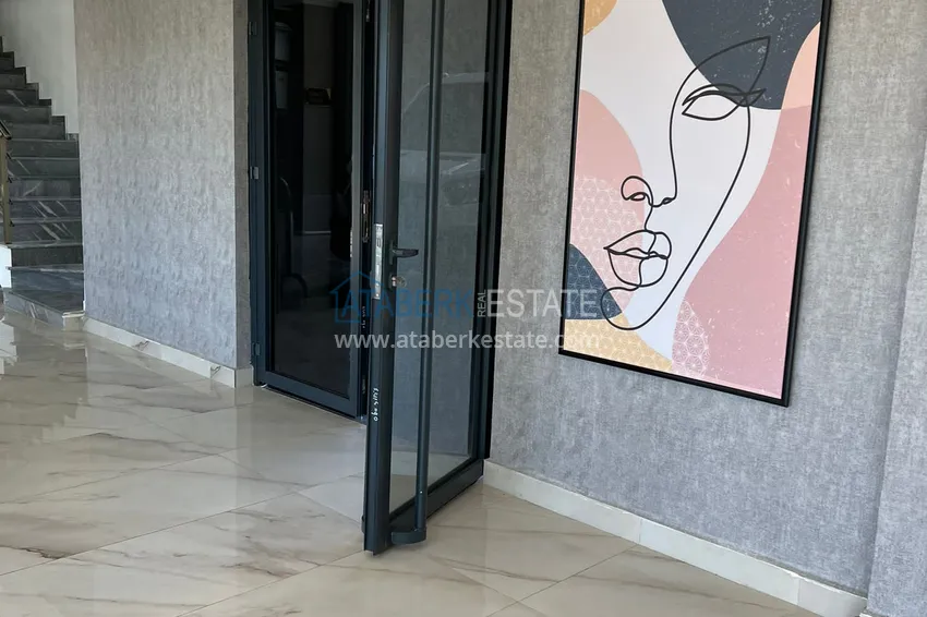 Turnkey 1+1 apartment in Alanya, Oba district — property for a residence permit 10 