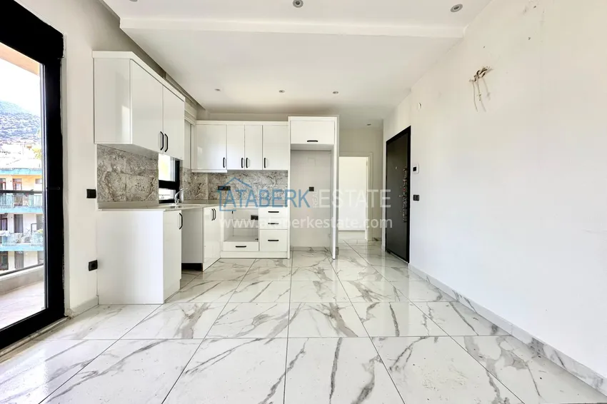 Purchase  1+1 apartments with fine finishing in the center of Alanya, Cleopatra beach area 1 