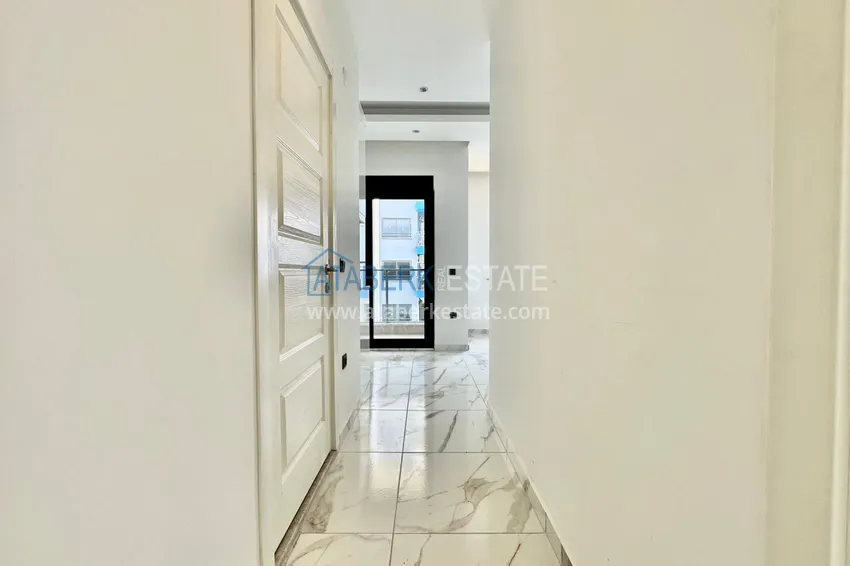 Purchase  1+1 apartments with fine finishing in the center of Alanya, Cleopatra beach area 10 