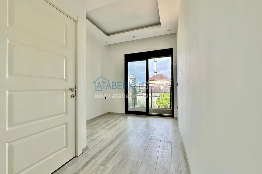Purchase  1+1 apartments with fine finishing in the center of Alanya, Cleopatra beach area 4 