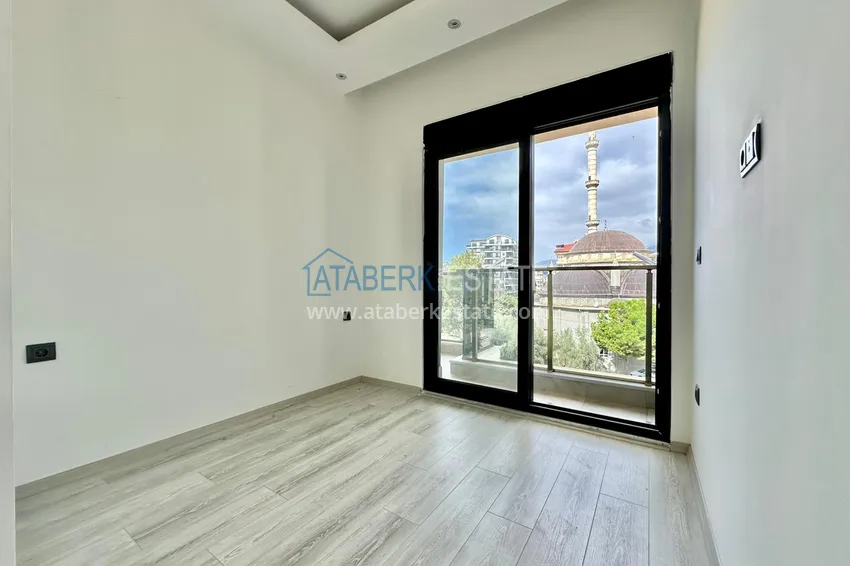 Purchase  1+1 apartments with fine finishing in the center of Alanya, Cleopatra beach area 5 