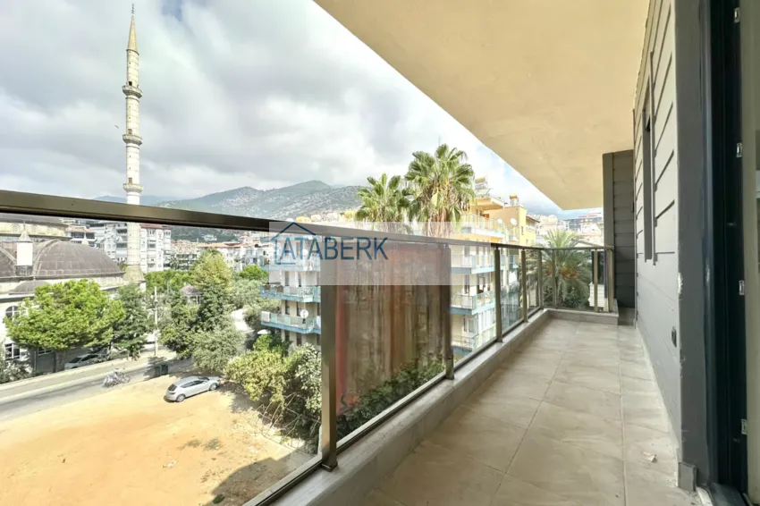 Purchase  1+1 apartments with fine finishing in the center of Alanya, Cleopatra beach area 7 