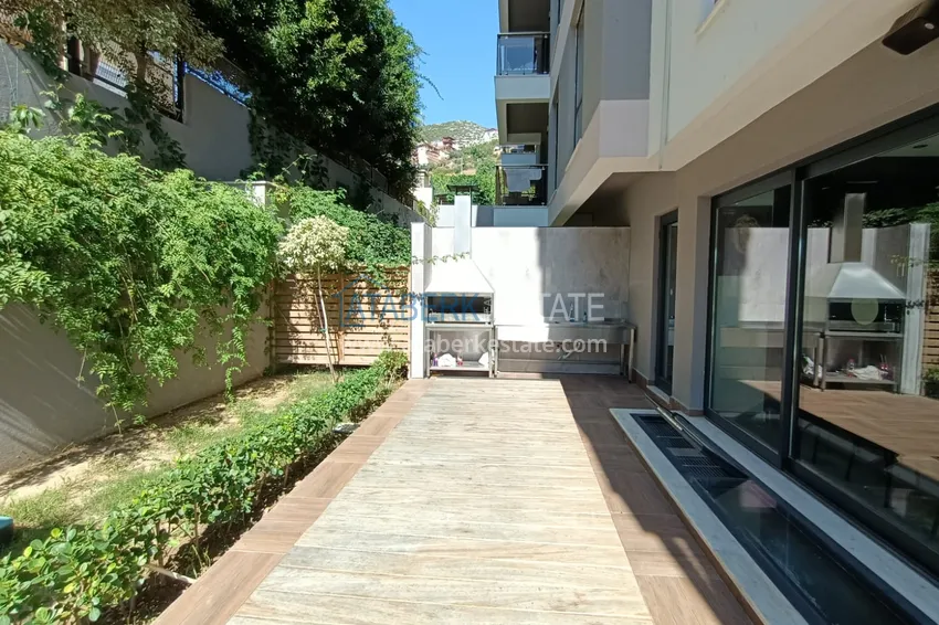 Turnkey one-bedroom apartment in the center of Alanya, Cleopatra beach area — luxury complex 10 