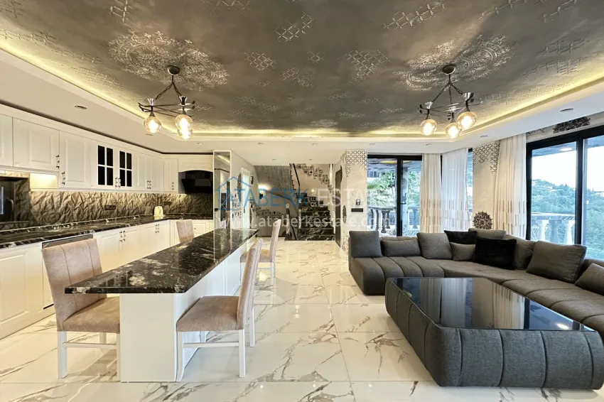 Purchase Luxury triplex villa with sea and fortress views in Alanya, Tepe district - suitable for obtaining citizenship 2 