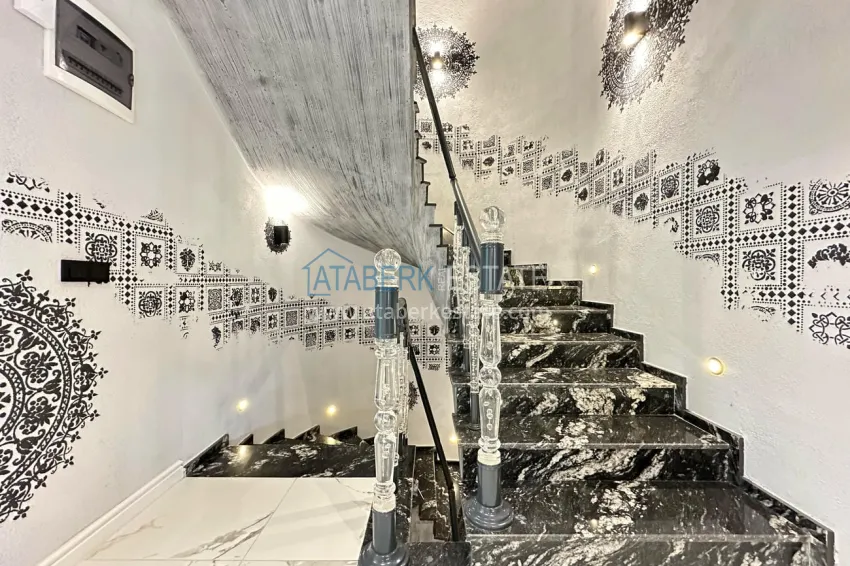 Purchase Luxury triplex villa with sea and fortress views in Alanya, Tepe district - suitable for obtaining citizenship 24 