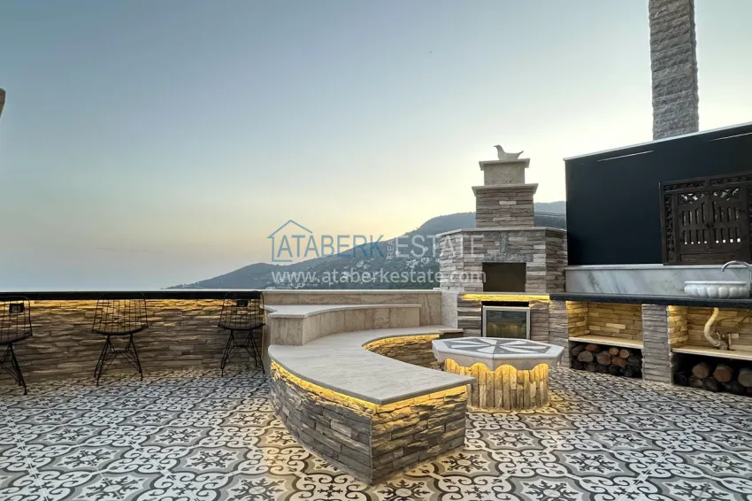Purchase Luxury triplex villa with sea and fortress views in Alanya, Tepe district - suitable for obtaining citizenship 30 