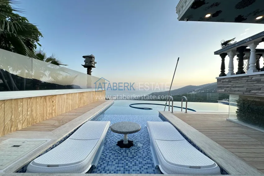 Luxury triplex villa with sea and fortress views in Alanya, Tepe district - suitable for obtaining citizenship 4 