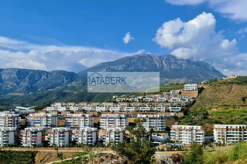 4+1 duplex with garden in Kargicak — furnished, in a luxury complex 1 