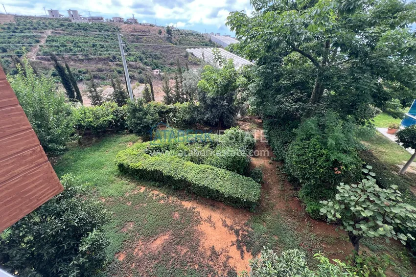 Purchase  4+1 duplex with garden in Kargicak — furnished, in a luxury complex 17 