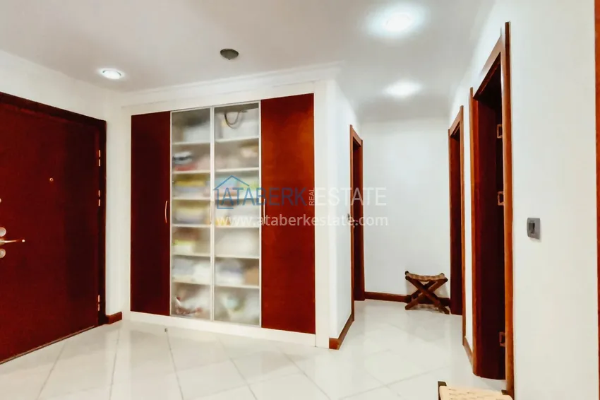 Purchase Apartment 3+1 on the beachfront in the center of Alanya, linear, furnished, option for a residence permit 1 