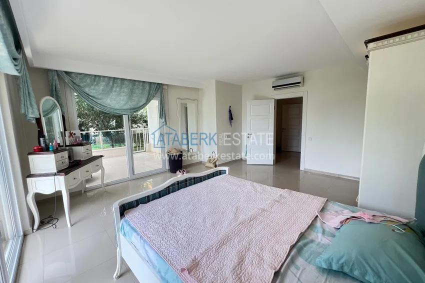 Purchase  4+1 duplex with garden in Kargicak — furnished, in a luxury complex 24 