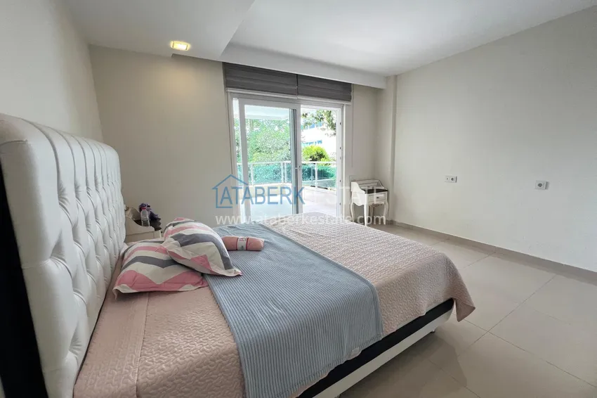 Purchase  4+1 duplex with garden in Kargicak — furnished, in a luxury complex 32 