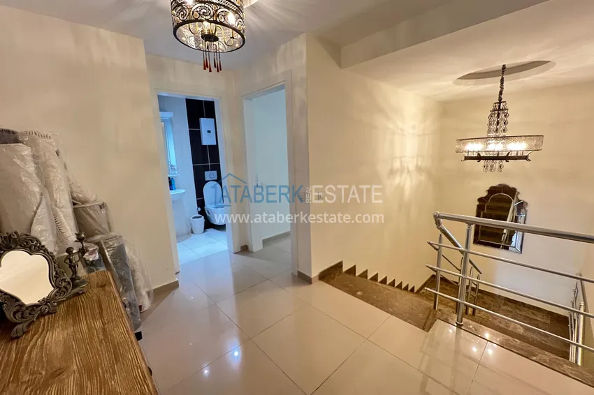 Purchase  4+1 duplex with garden in Kargicak — furnished, in a luxury complex 5 