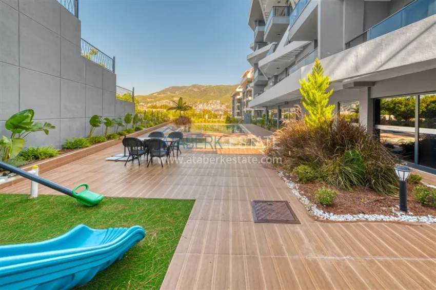 1+1 apartment in Alanya, Oba district — with a short-term rental permit 10 